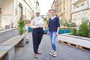 Vorschaubild_Pressefoto%20Sprecherinnen%20GJBW_Aya%20Krkoutli%20%26%20Sarah%20Heim_stehend